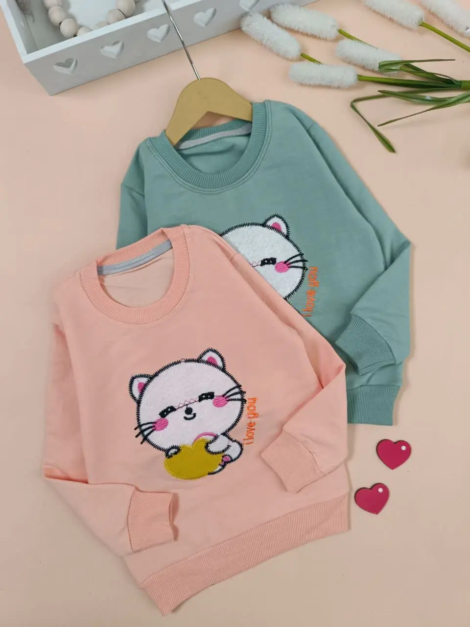 بلوز تک پیشی کوچولو 
