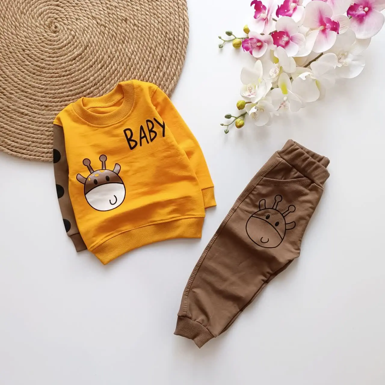 از اون لباس هاست که بچه‌ها عاشقش میشن 🥺🥺
