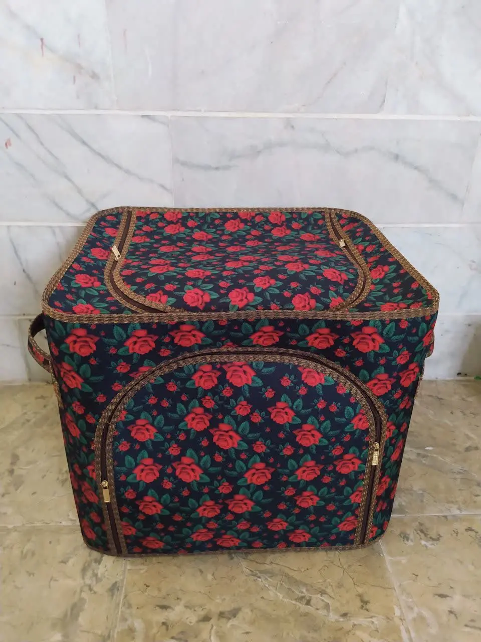 باکس دوزیپ خیلی بزرگ پتویی جنس کرپ شارژشد
