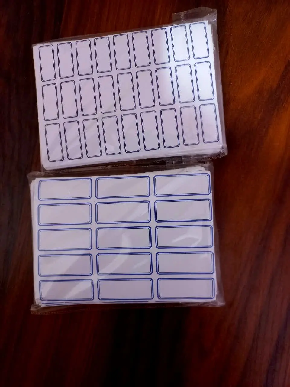 برچسب دور آبی 
