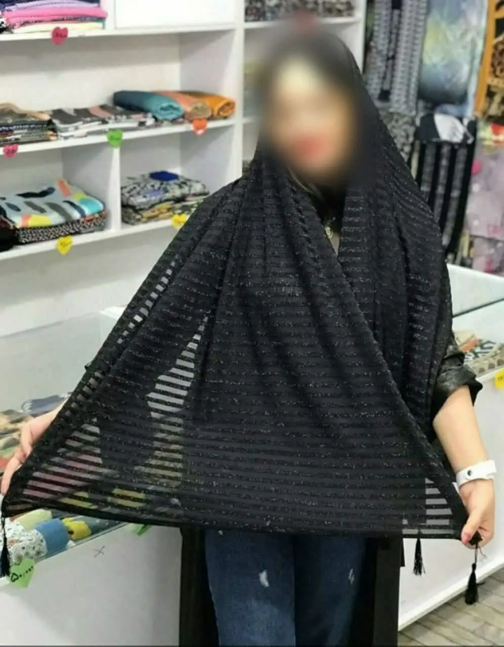 🌷 #عنوان: شال مشکی منگوله دار
