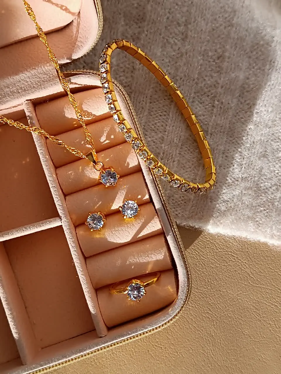 ✔️دستبند کشی و فری سایز