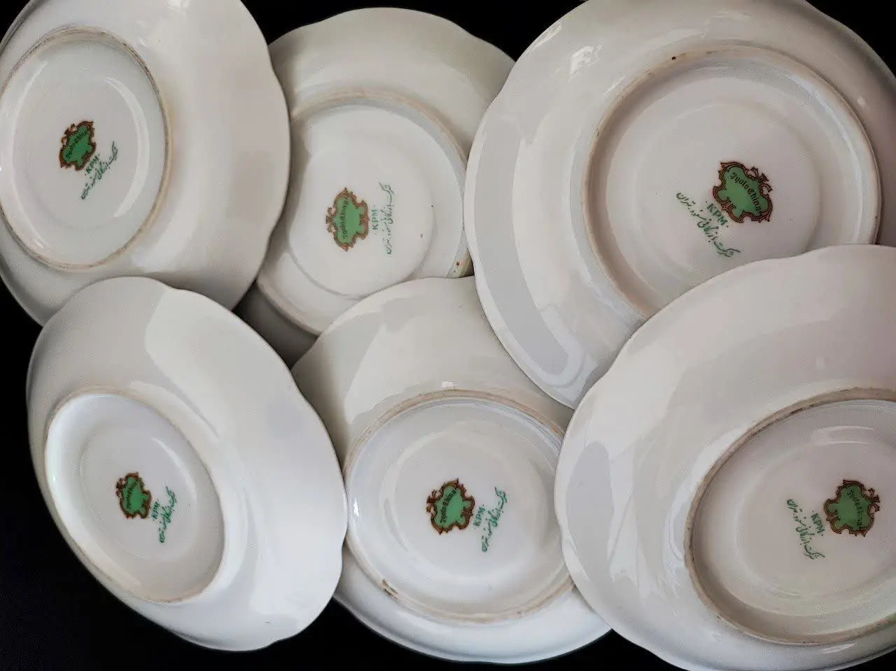 یک دست فنجان نعلبکی چای خوری مسعودگلسرخی 
