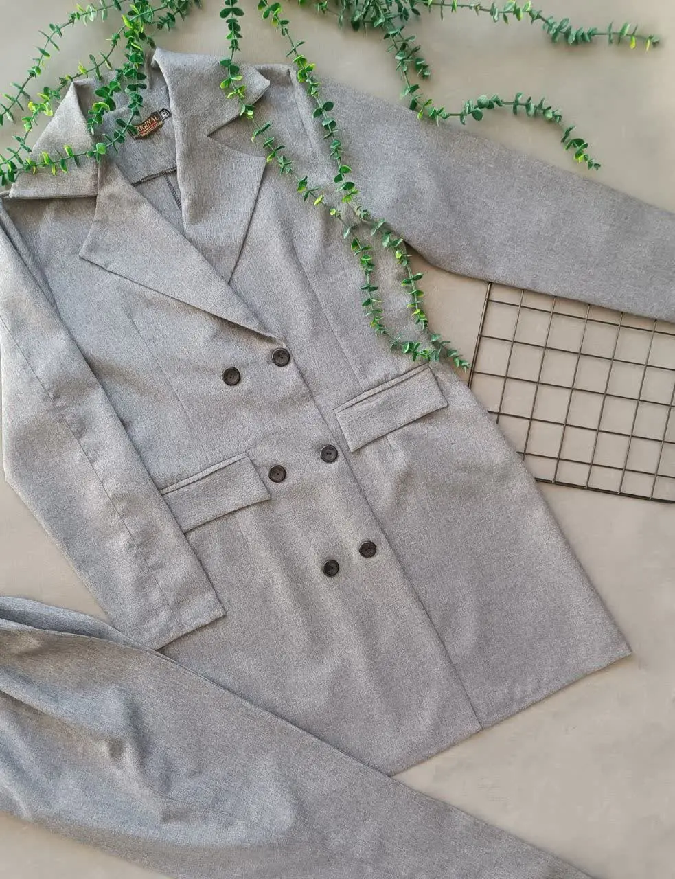 نام: مانتوشلوار اداری ساتین
