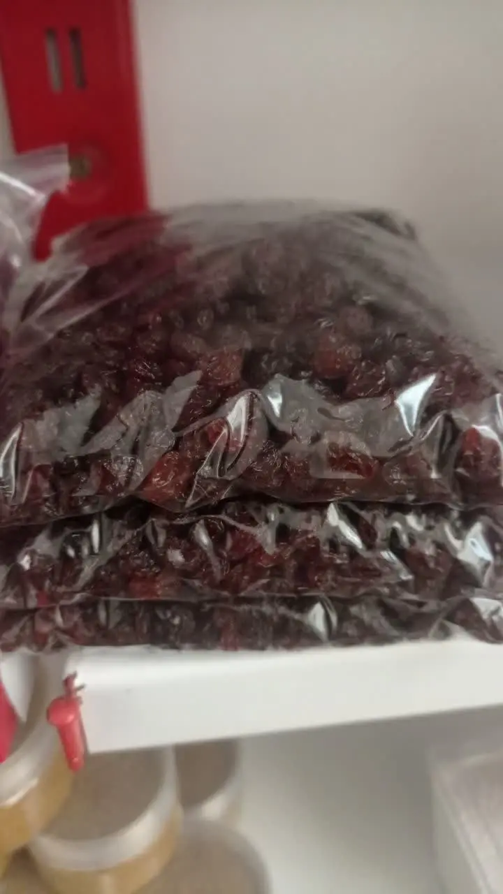 موجودی کشمش پلویی بسته بندی ۶۰ 
