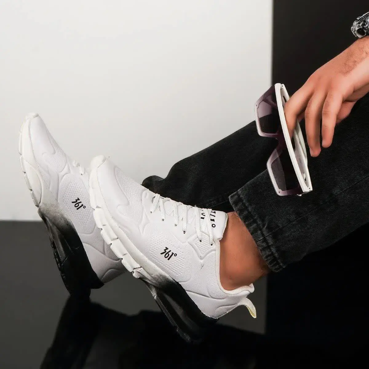 🏆کفش ورزشی مردانه سفید مشکی مدل ۳۶۱
