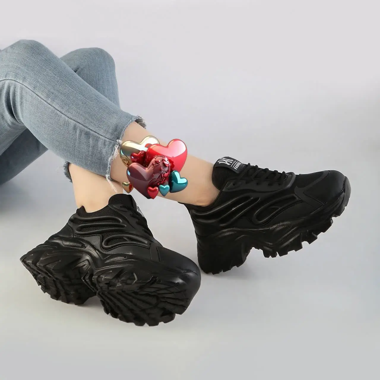 کتونی جدید در دو رنگ مشکی و کرم، زیره پی‌یو رویه استرج و🤩 پختی، سبک راحت و با کیفیت💯
