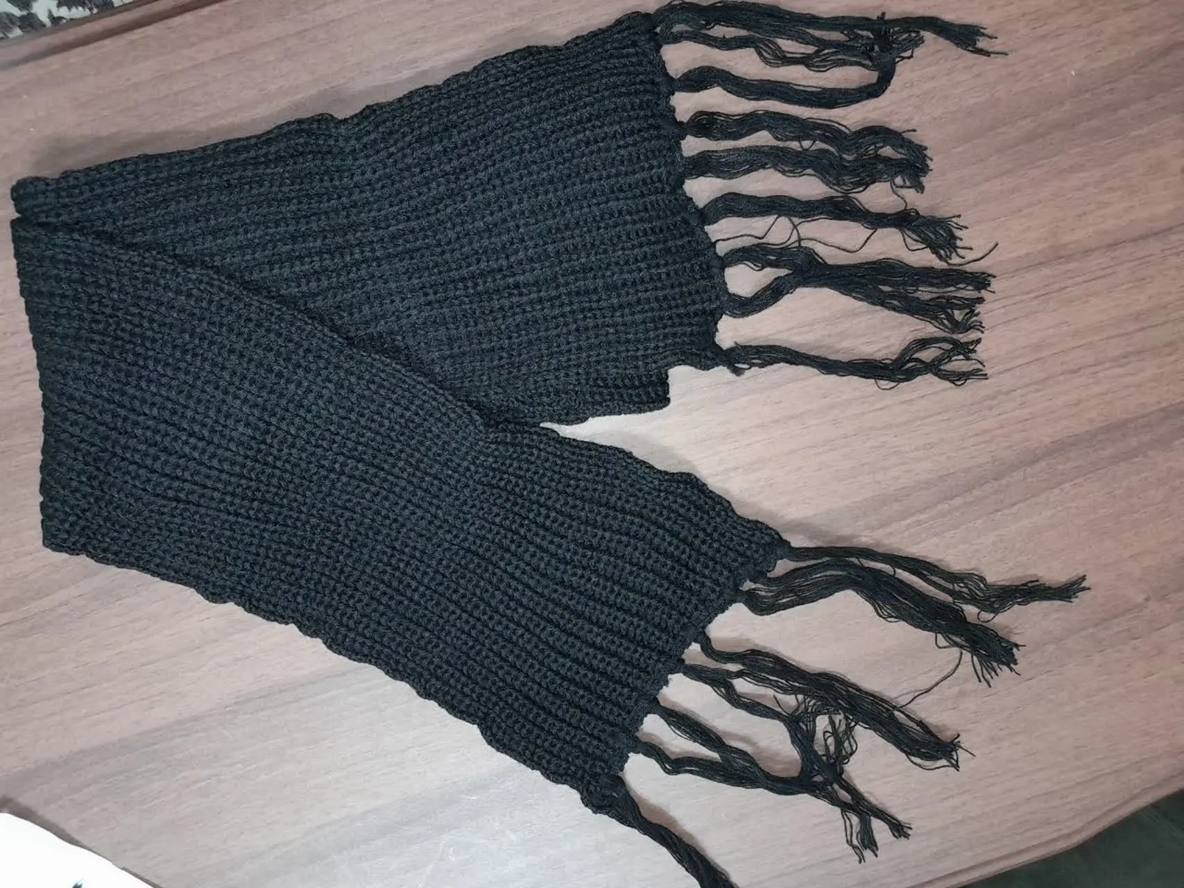 شال گردن گرم بافت. مشکی