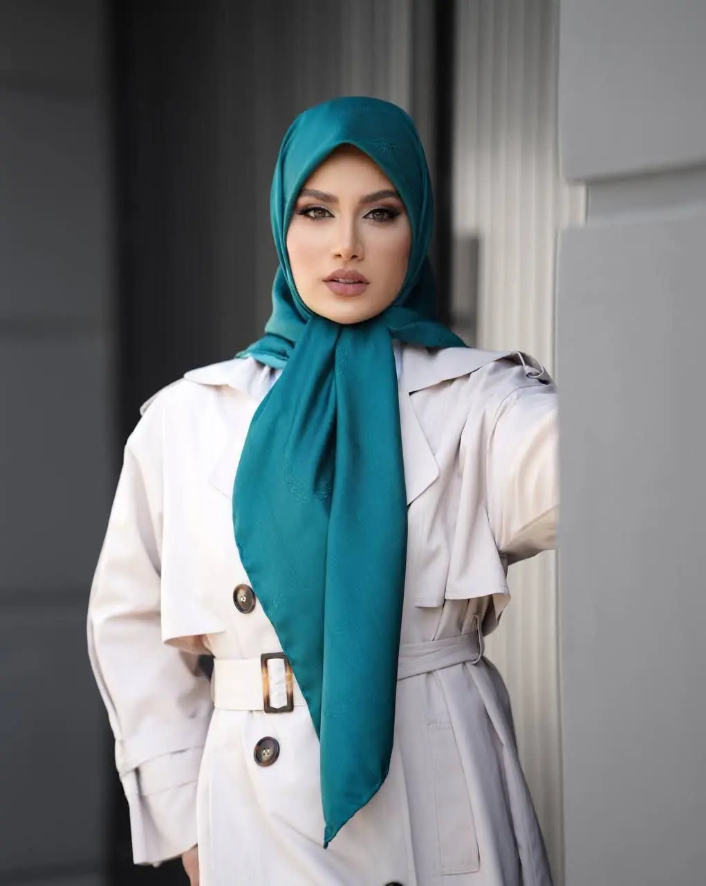 اگه روسری شیک مجلسی تک رنگش رو میپسندی با رنگ بندی جدید دوباره شارژ شده 👌🥰
