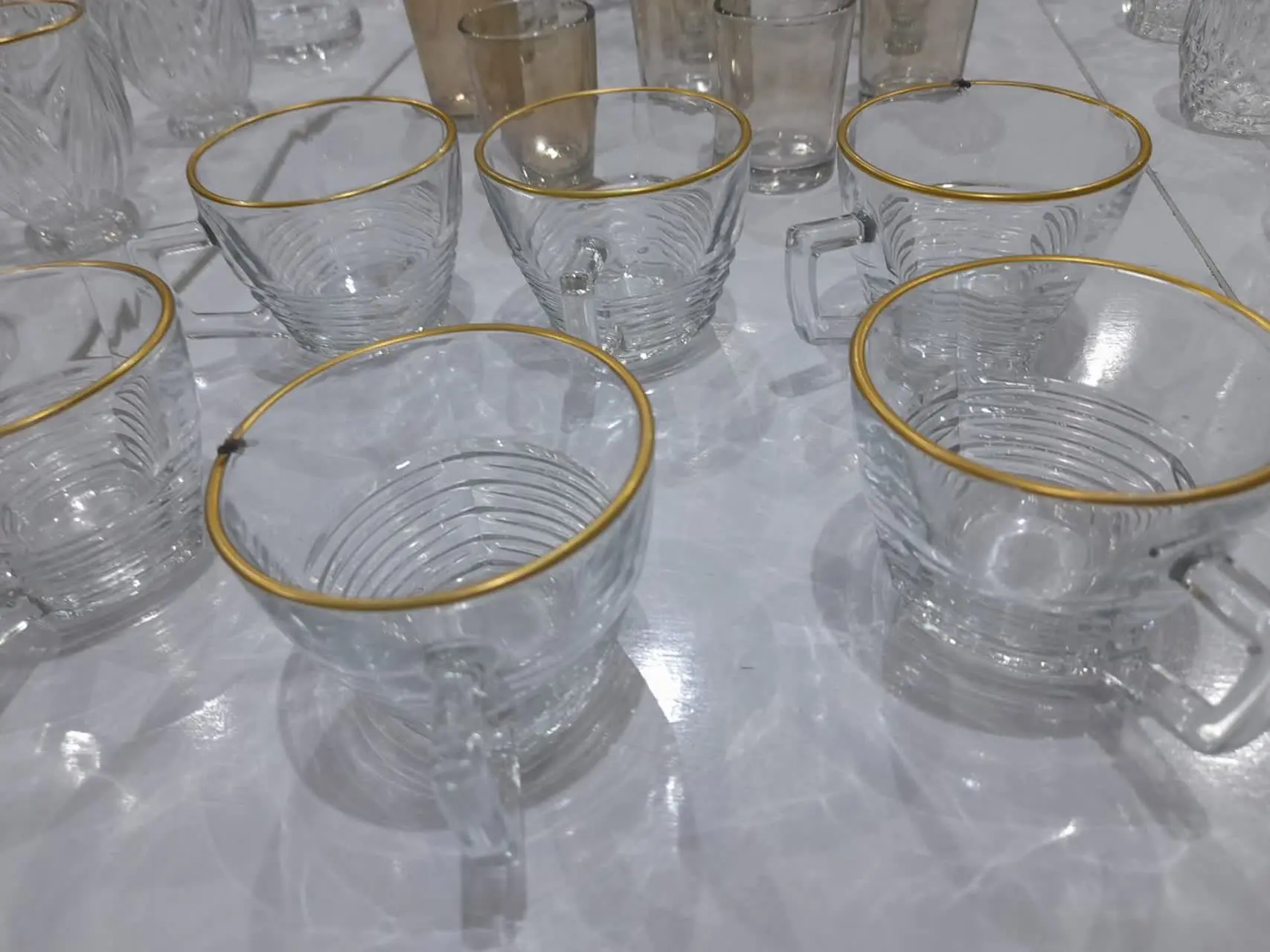 نیم لیوان شیک 
