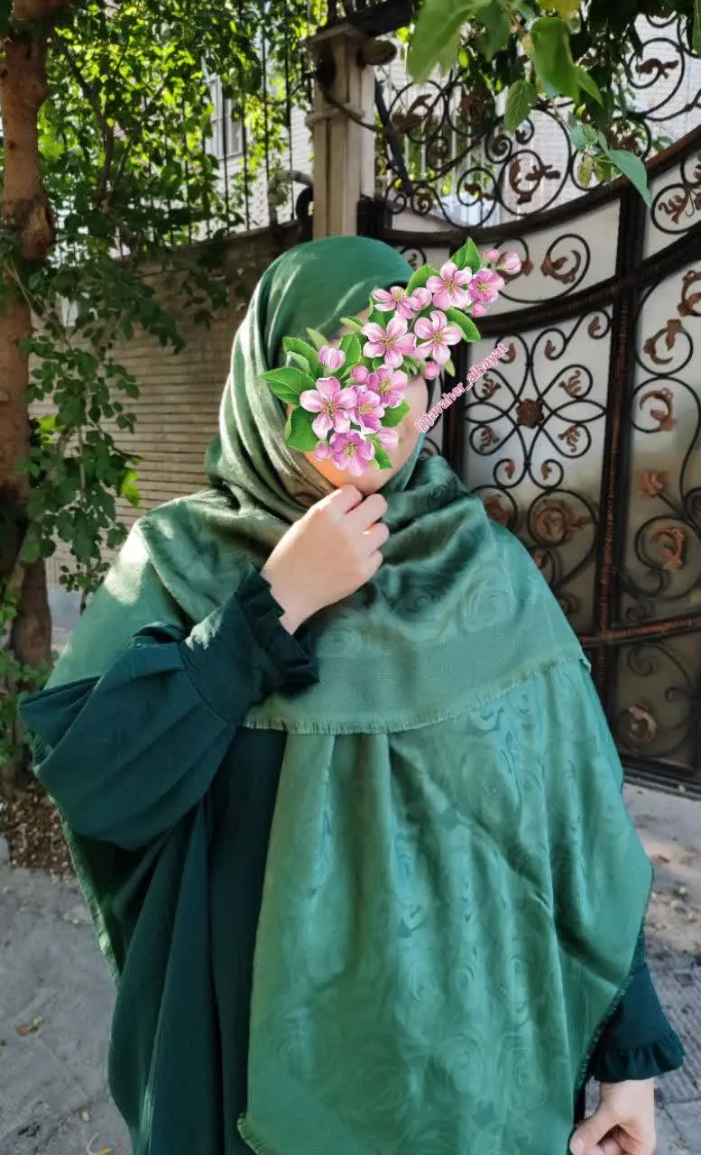 روسری ژاکارد لمه طرح رز 
