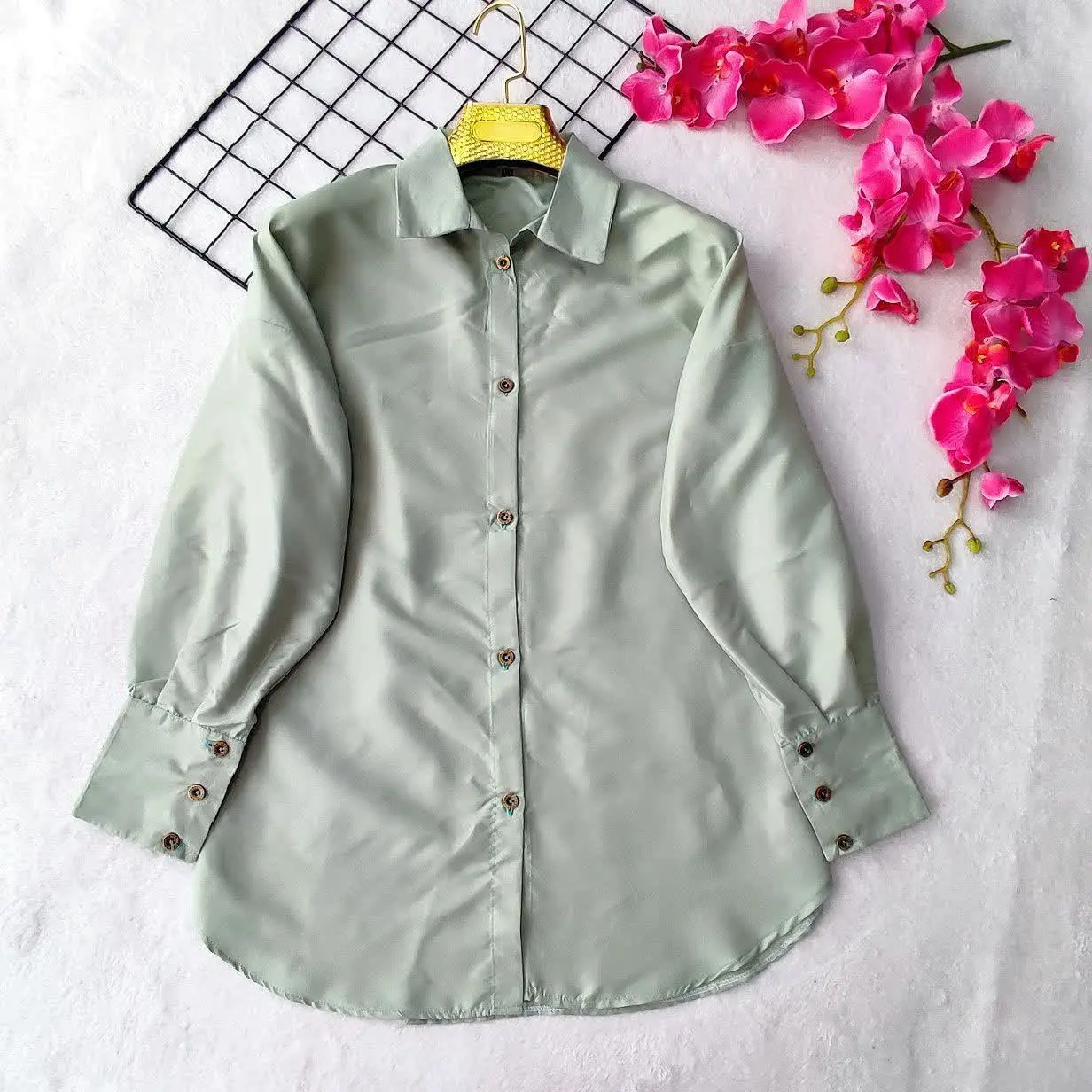 🌸 نام: شومیز سه دکمه
