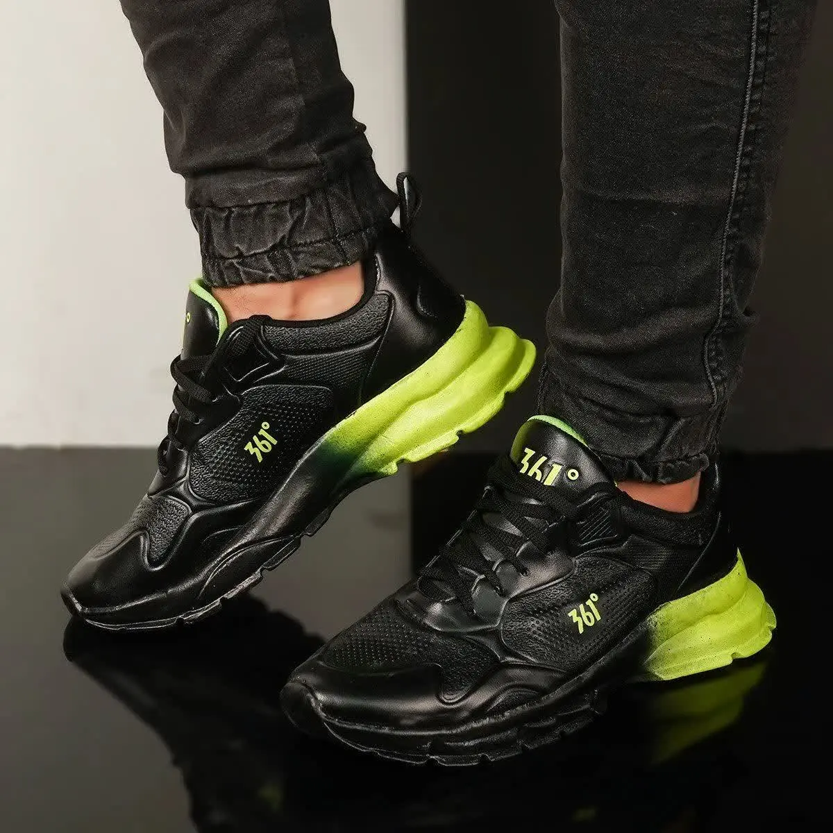 🏆کفش ورزشی مردانه مشکی سبز مدل ۳۶۱
