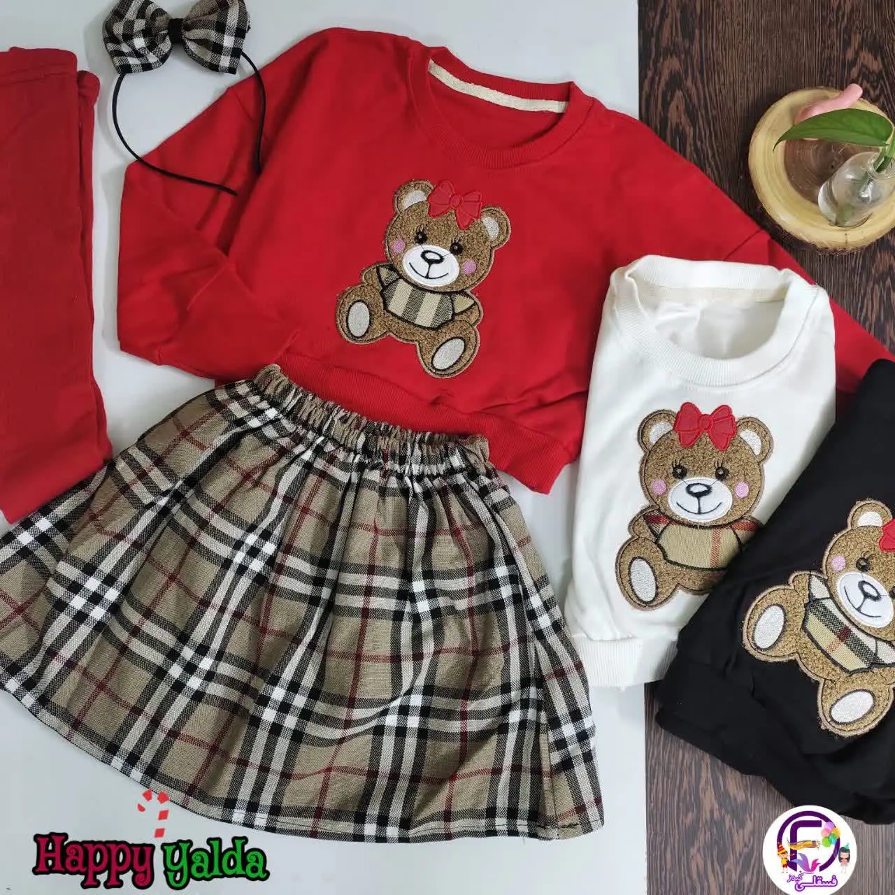 🔅جنس: بلوز دورو پنبه لاکرا، روی بلوز تکه دوزی پولیشی پشت کار آستر داره، یقه ودم آستین ولباس کشباف و آستین مدل کیمینو و فینگر دار
