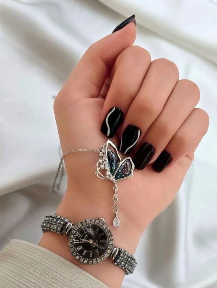 ستساعت و گردنبند