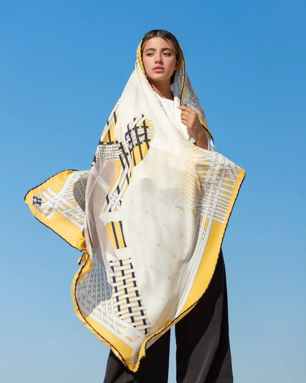 روسری مناسب فصل پاییزت رو آوردم 
