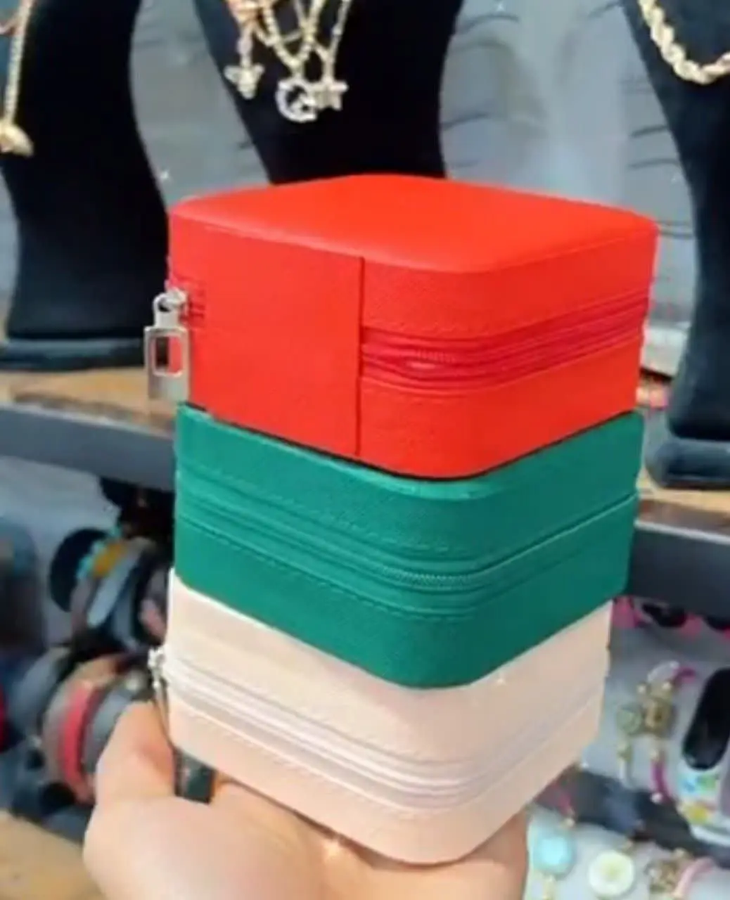 خانومای خوشگل همین چند رنگ موجود 
