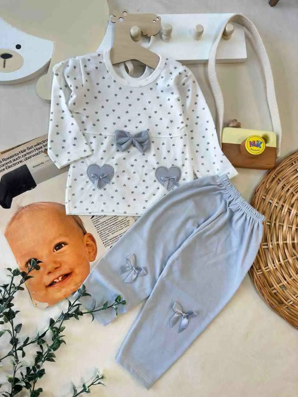 کد ۱۷۹۸ بلوز شلوار خالدار طوسی نوزادی و کودک 
