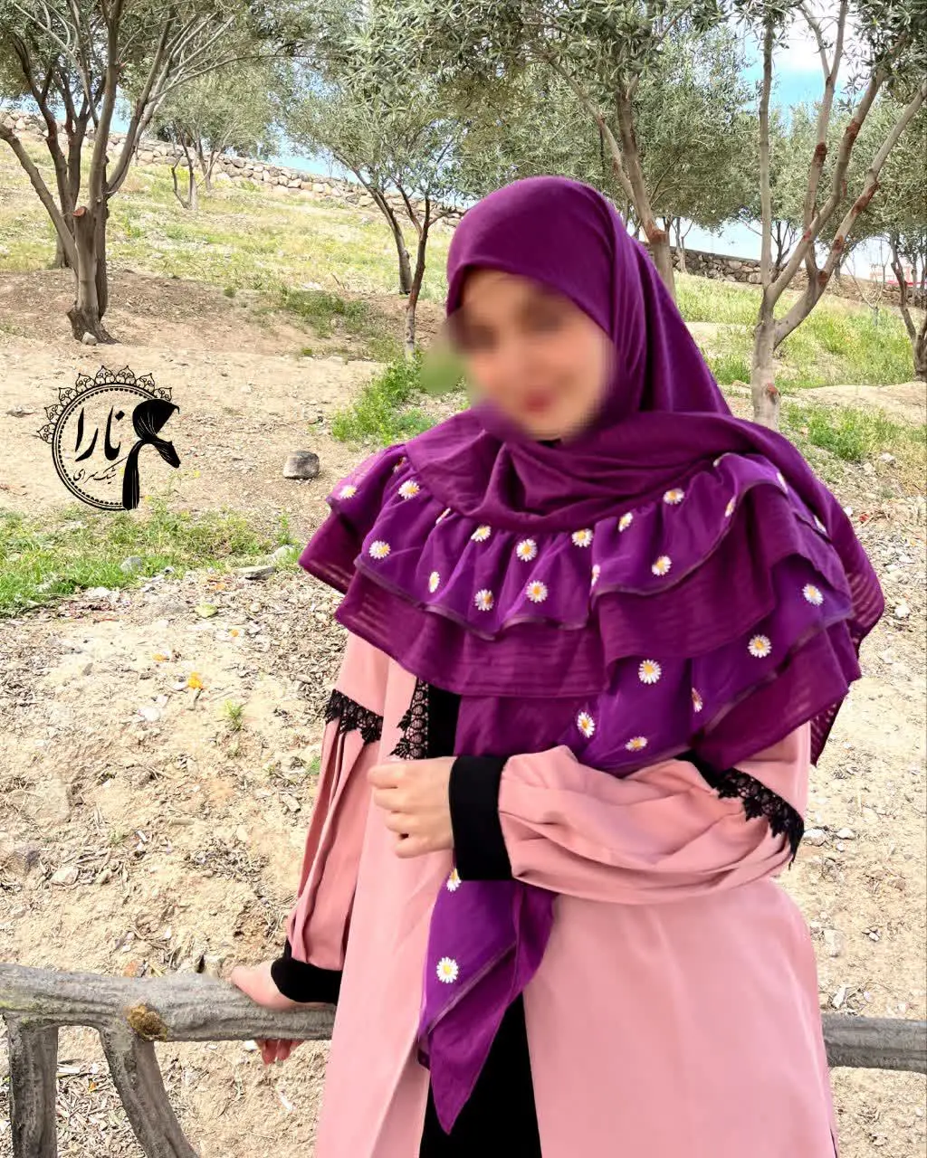 ارغوانی مدل دو چین تور بابونه وسط😍👌
