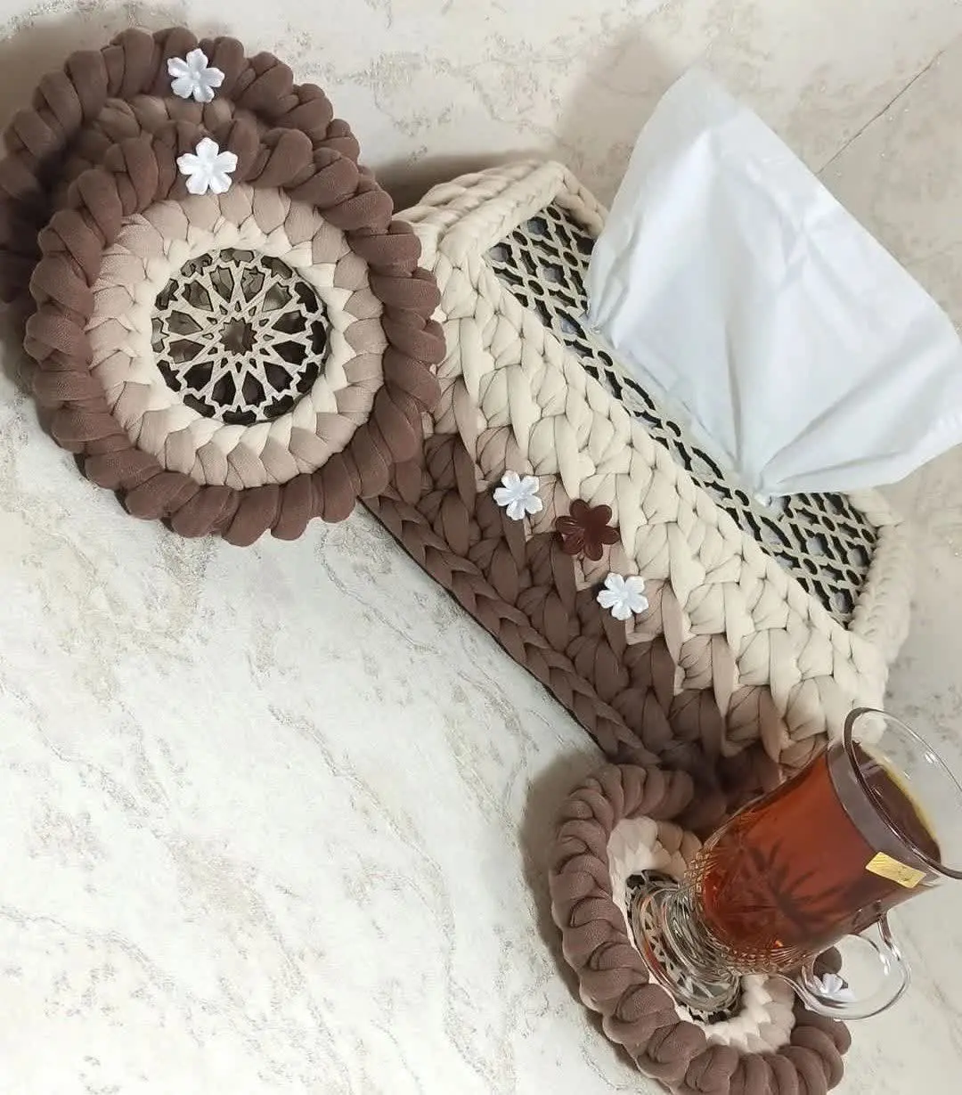 زیرفنجونی دلبر و جادستمال کاغذی
