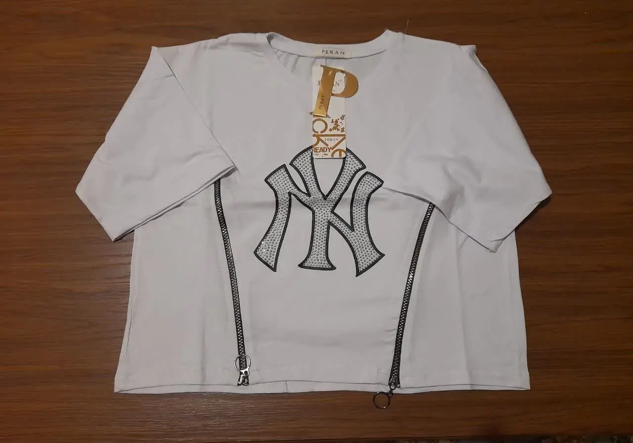 کراپ مشکی و سفید زیپ دار و نگین دار 
