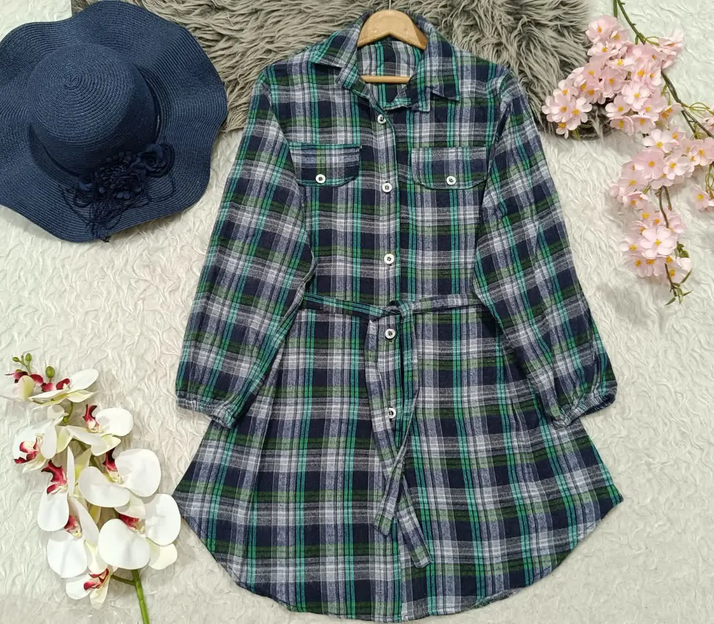 نام: مانتو چهارخونه پشمی ۱۱۱۵
