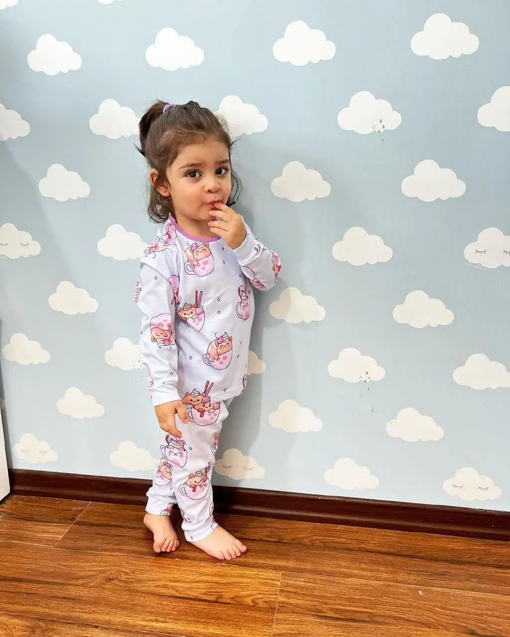 دلم ضعف رفت واسه این ست راحتیا از
