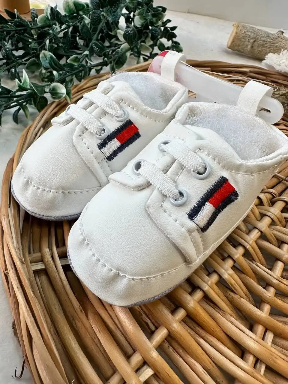 پاپوش سفید پرچم نوزادی و کودک کد ۷۲۰۰۵ 
