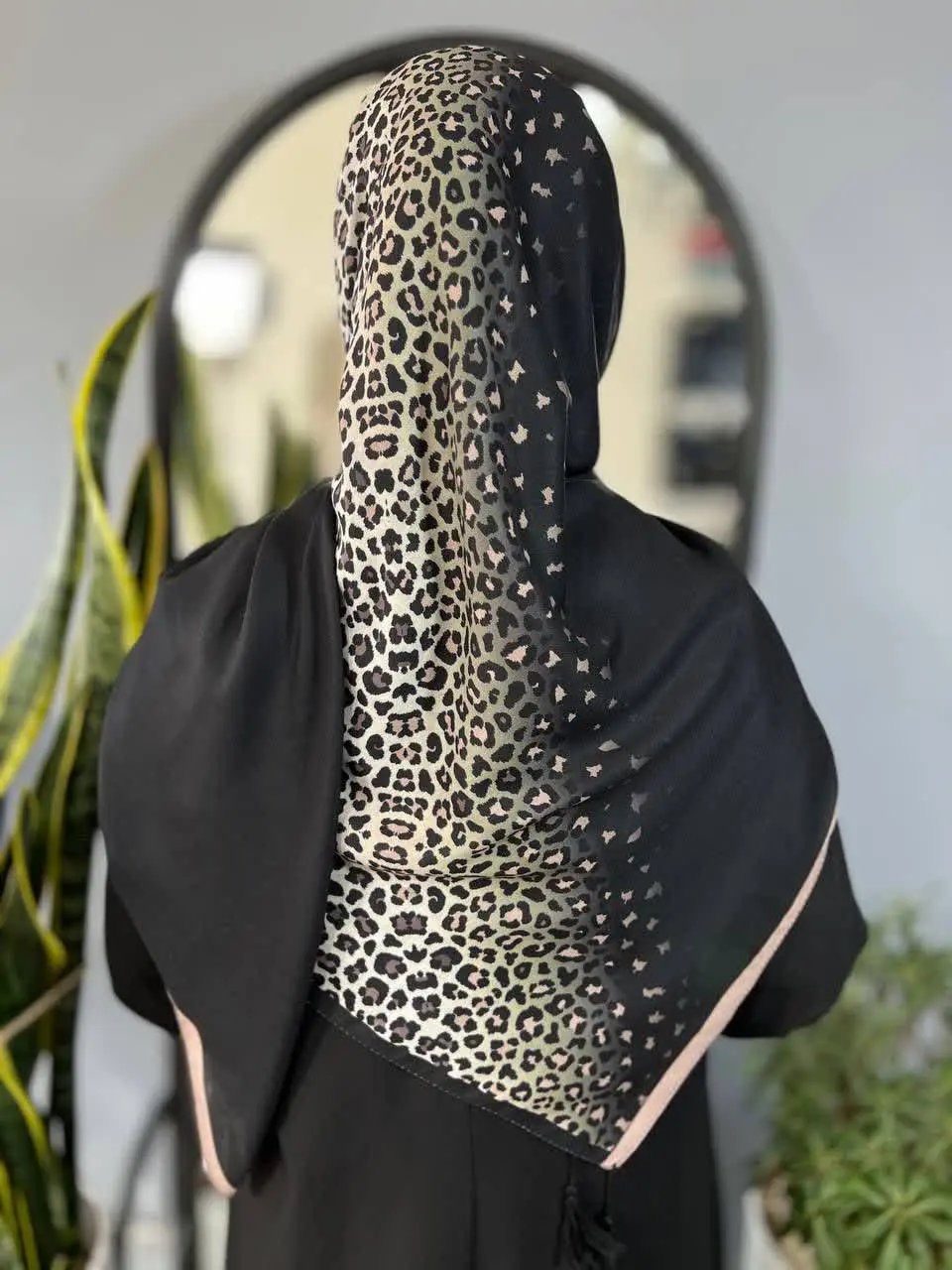 عزیزانیکه منتظر روسری پلنگی دورو
