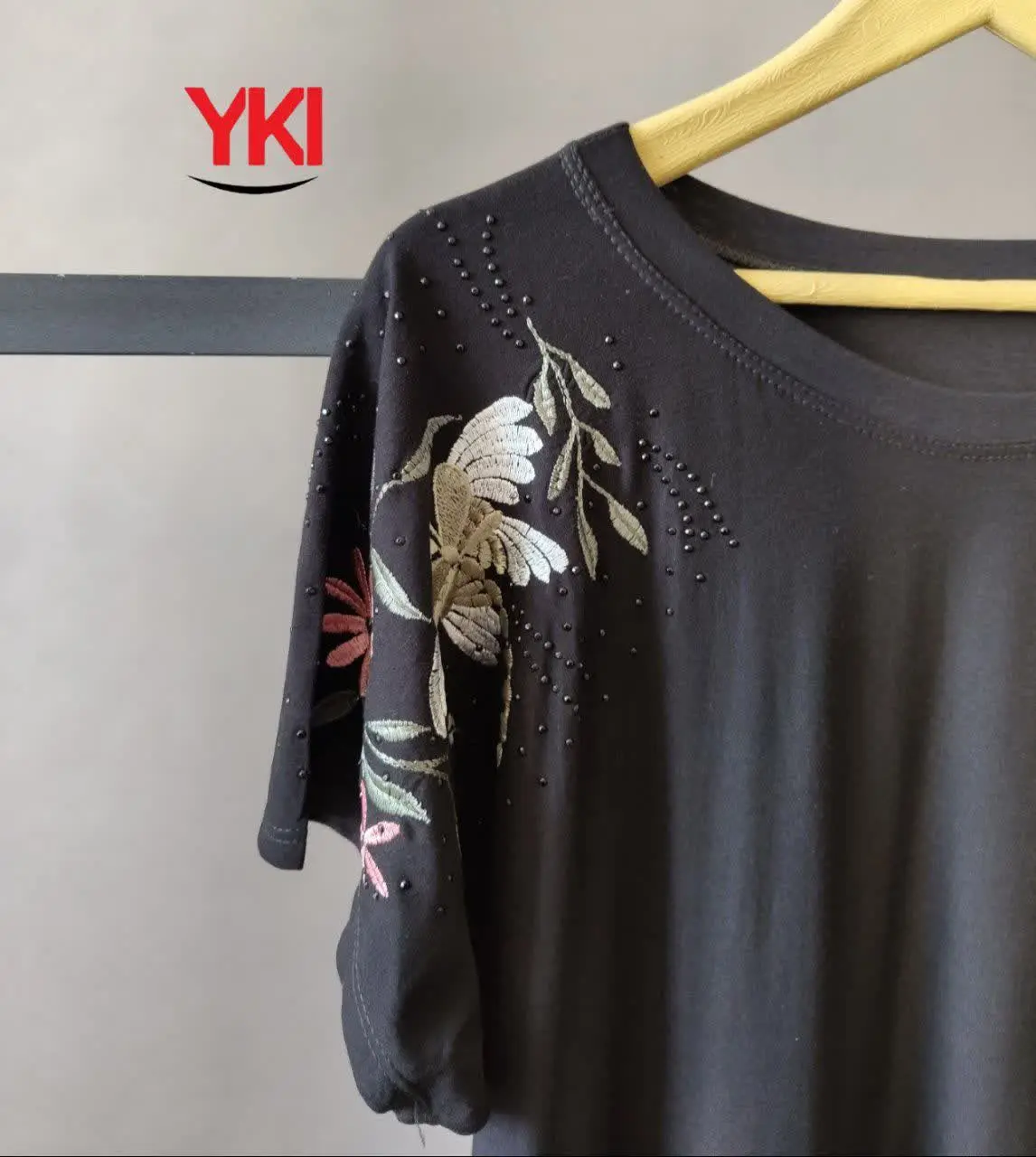 تیشرت مجلسی خاص مخصوص خانم‌های شیک ویژه محرم 🖤
