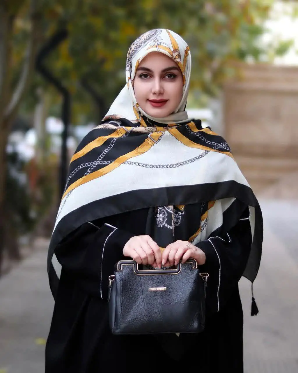 📍اصلا لیز و سنگین نیست. و به هیچ عنوان پرز نمیشه 
