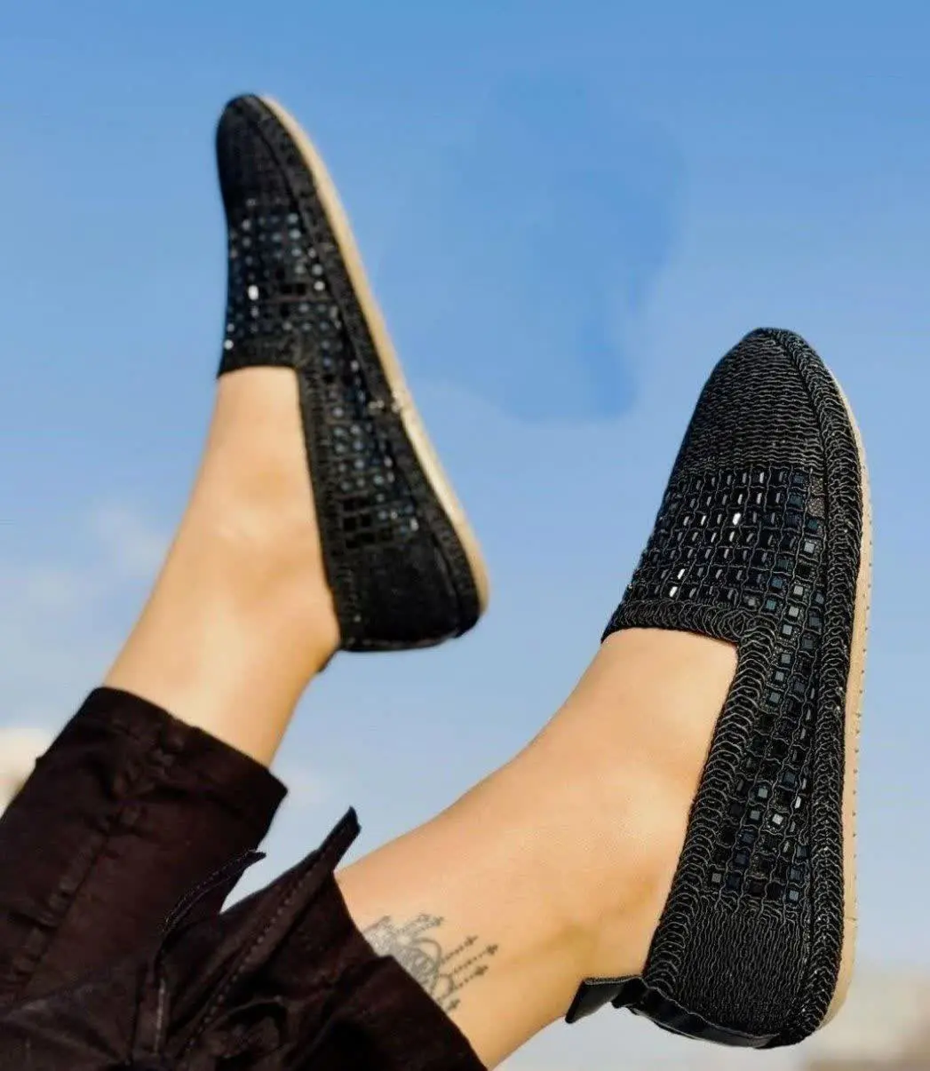 کالج نگینی جدید با کیفیت عالی در سه رنگ مشکی کرم و نسکافه‌ای سایز ۳۷تا۴۰
