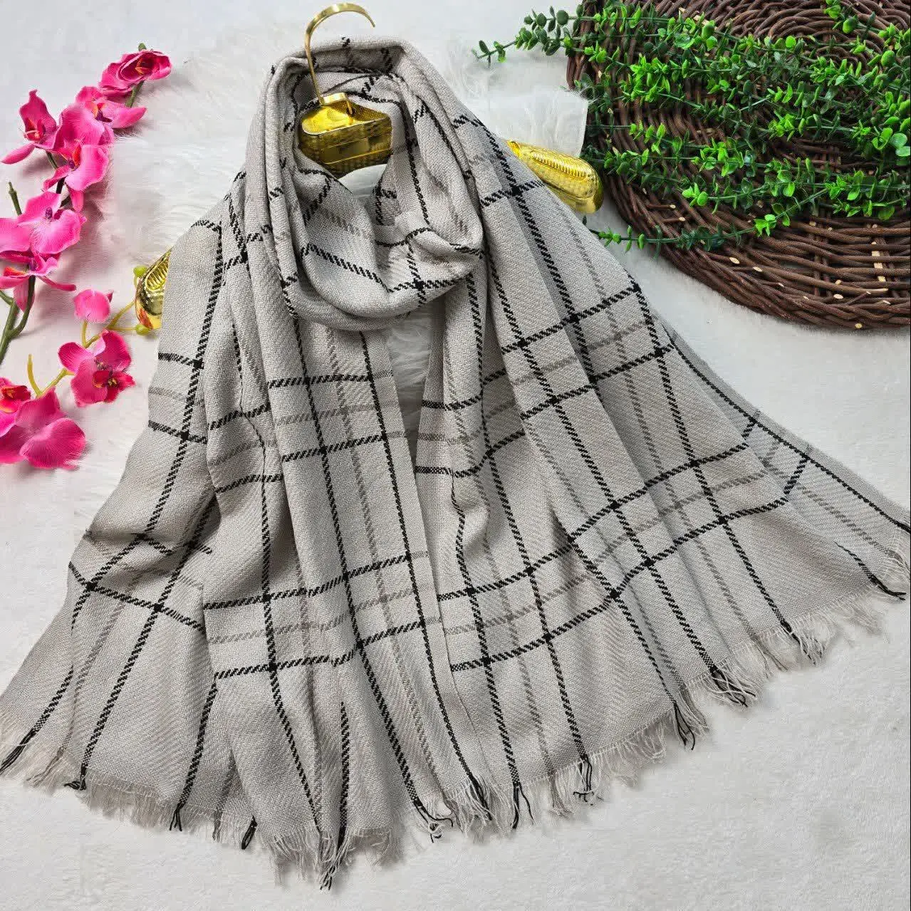 شال بافت زارا یه کار با طرح چارخونه همیشه مد👌👌 
