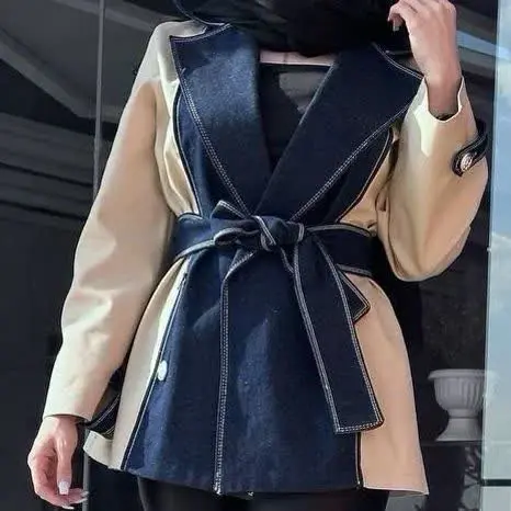 ترکیب جین و کرم نخودی ترند