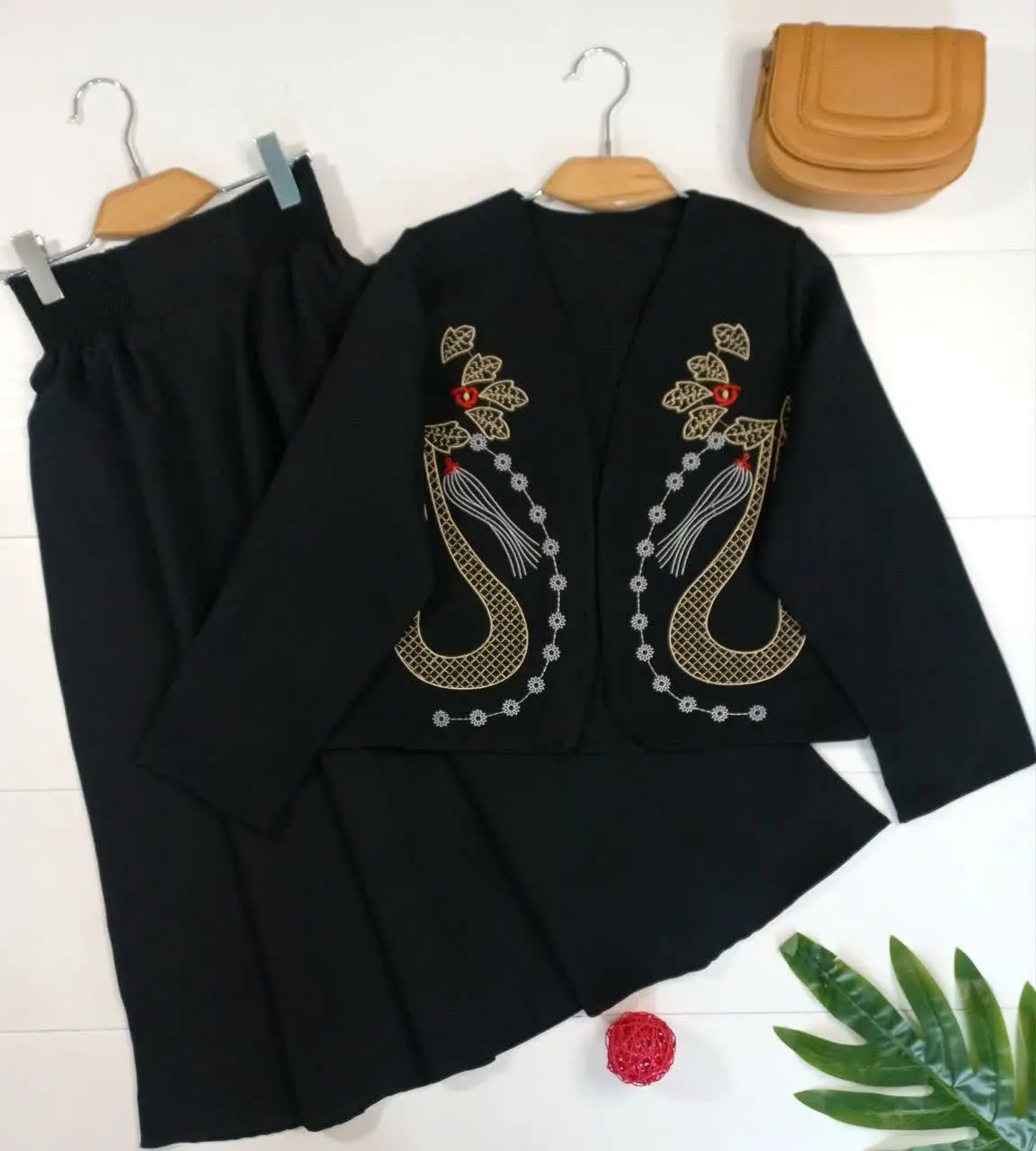 🙋‍♀کت و دامن گلدوزی مدل نهال
