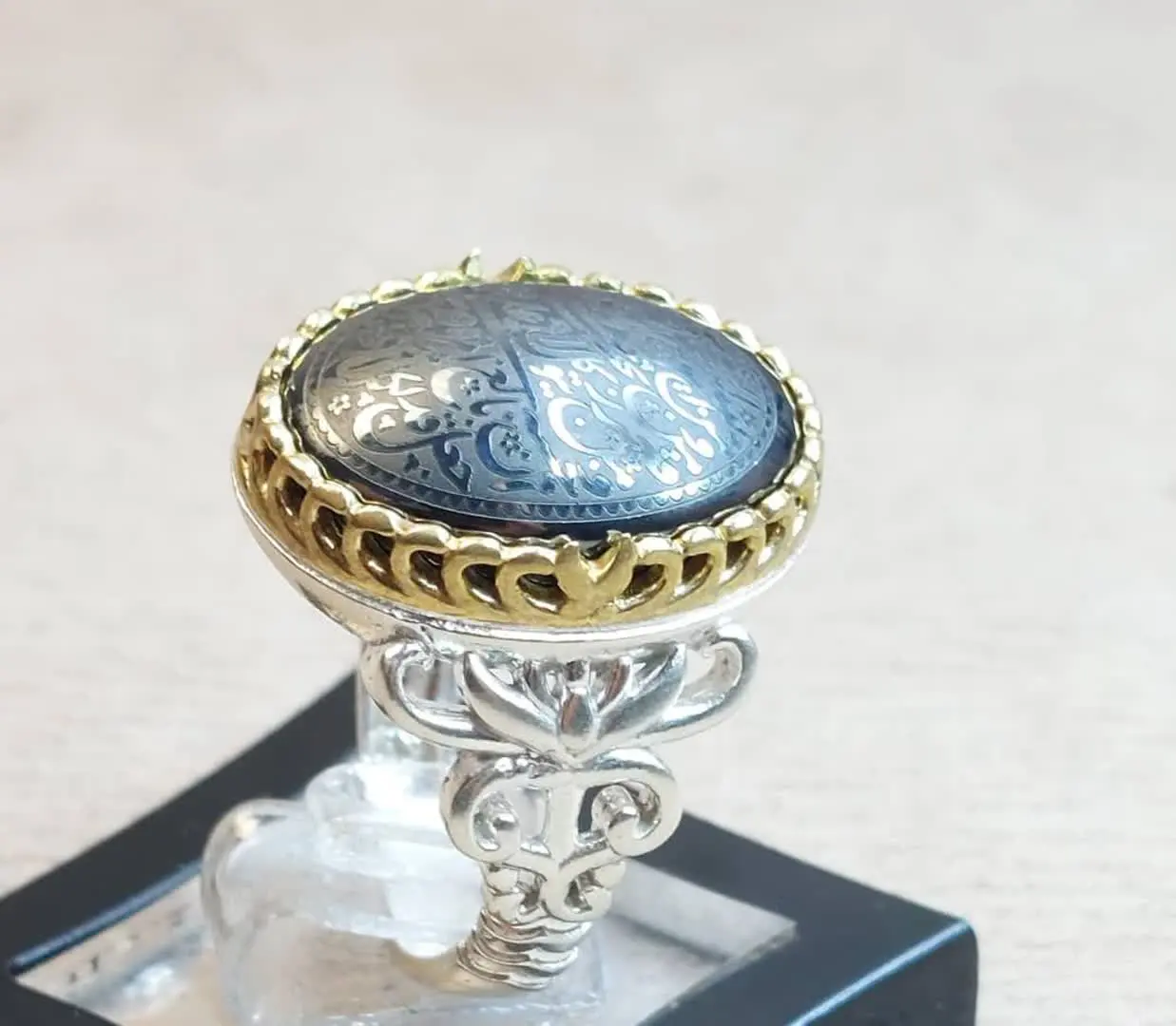 ✴️ انگشتر نقره با نگین حدید اصل حکاکی شده
