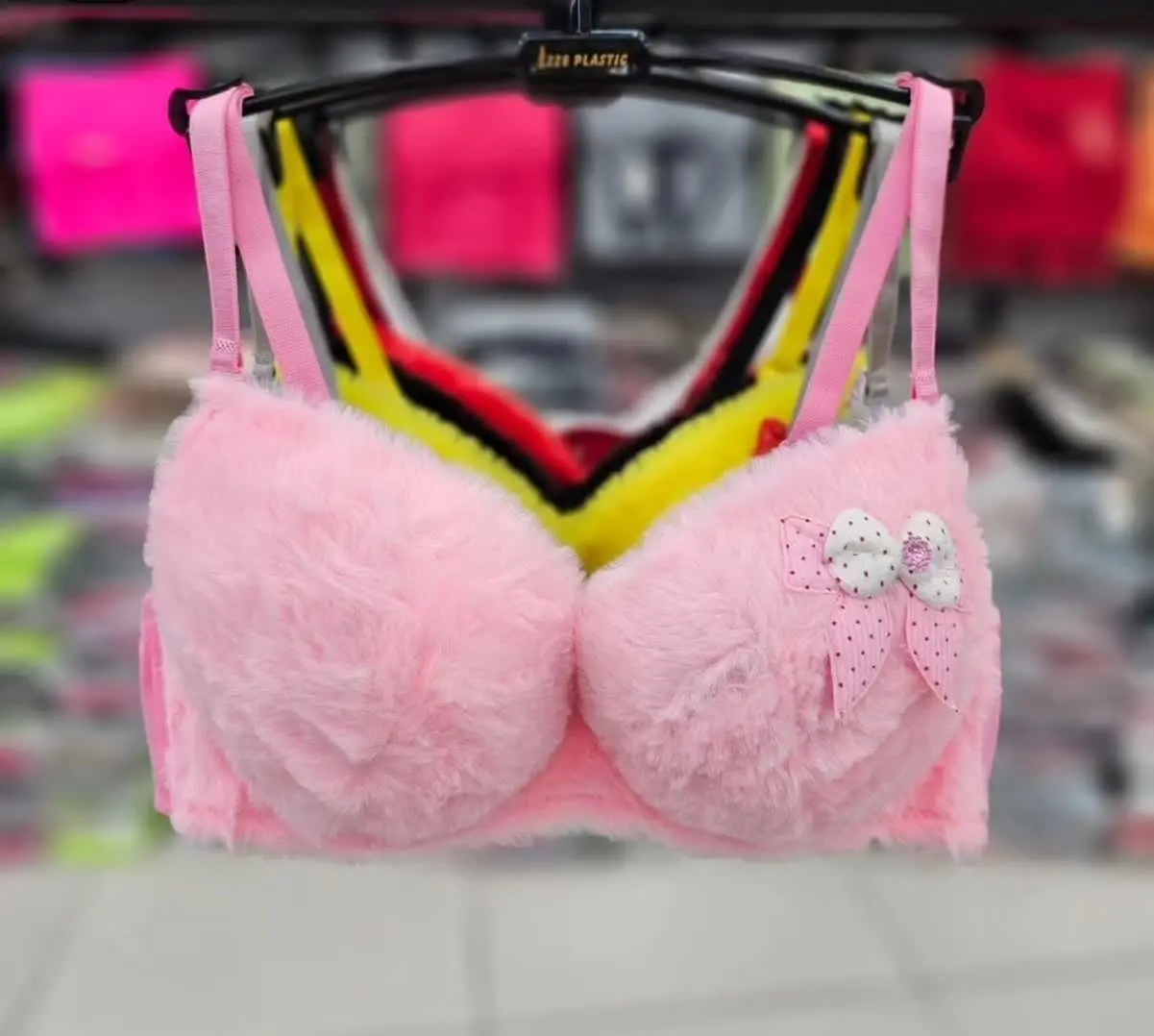 سوتین پشمی پاپیونی 
