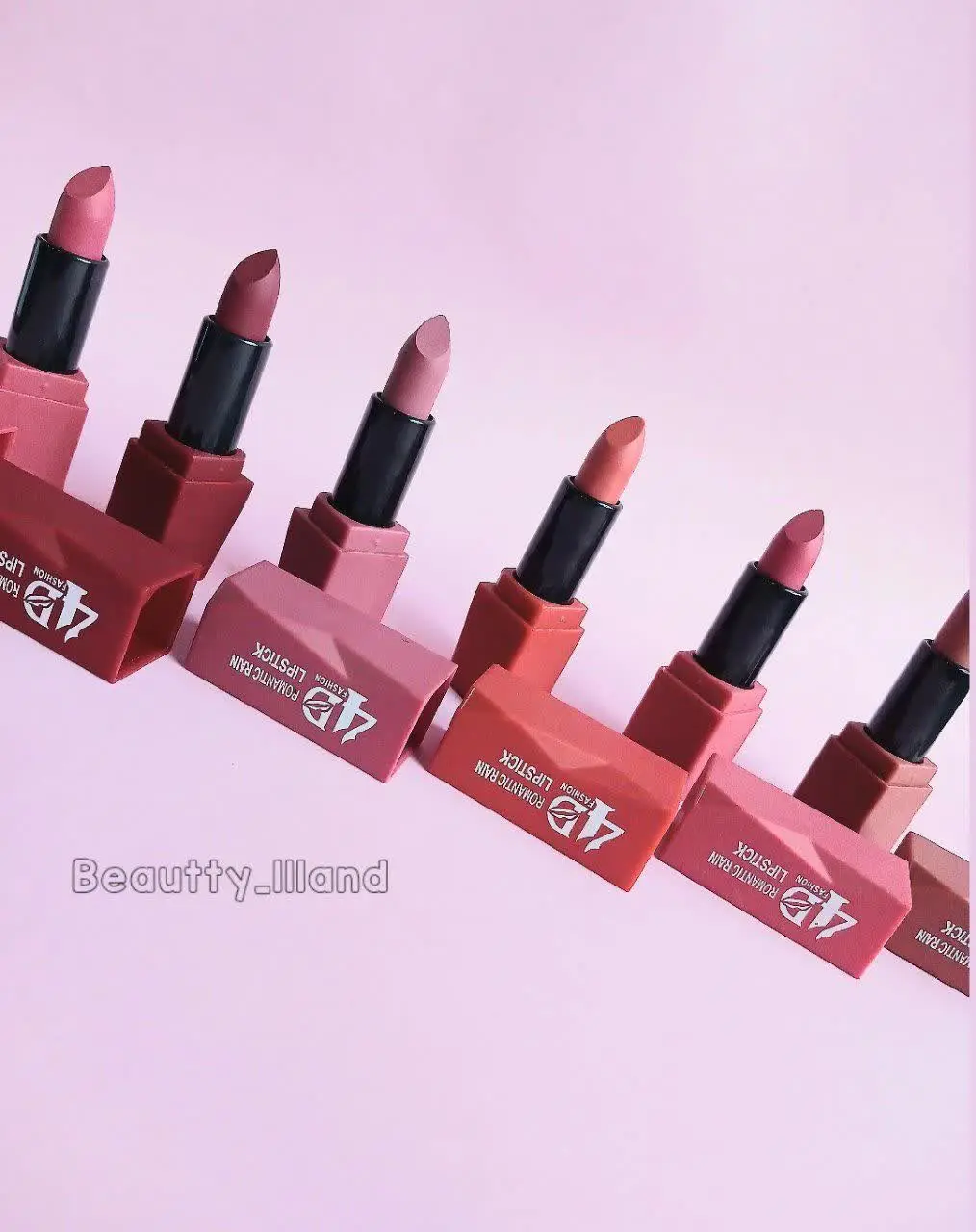 به سبب ماندگاری بالای رنگ این مدل رژ لب دیگر نیازی به تمدید آن نمی‌باشد و می‌توانید تا ساعات طولانی بدون کمرنگ شدن رنگ رژ لب، آن را بر روی لب خود داشته باشید. 💋
