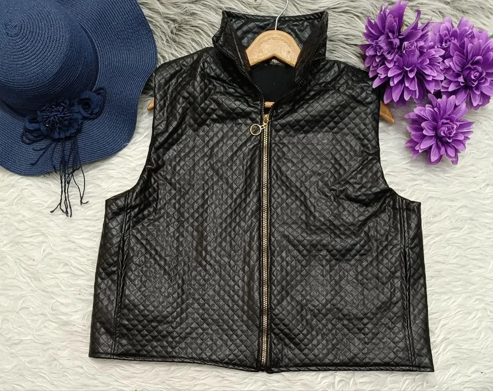 پافر کوتاه چرم ۲۰
