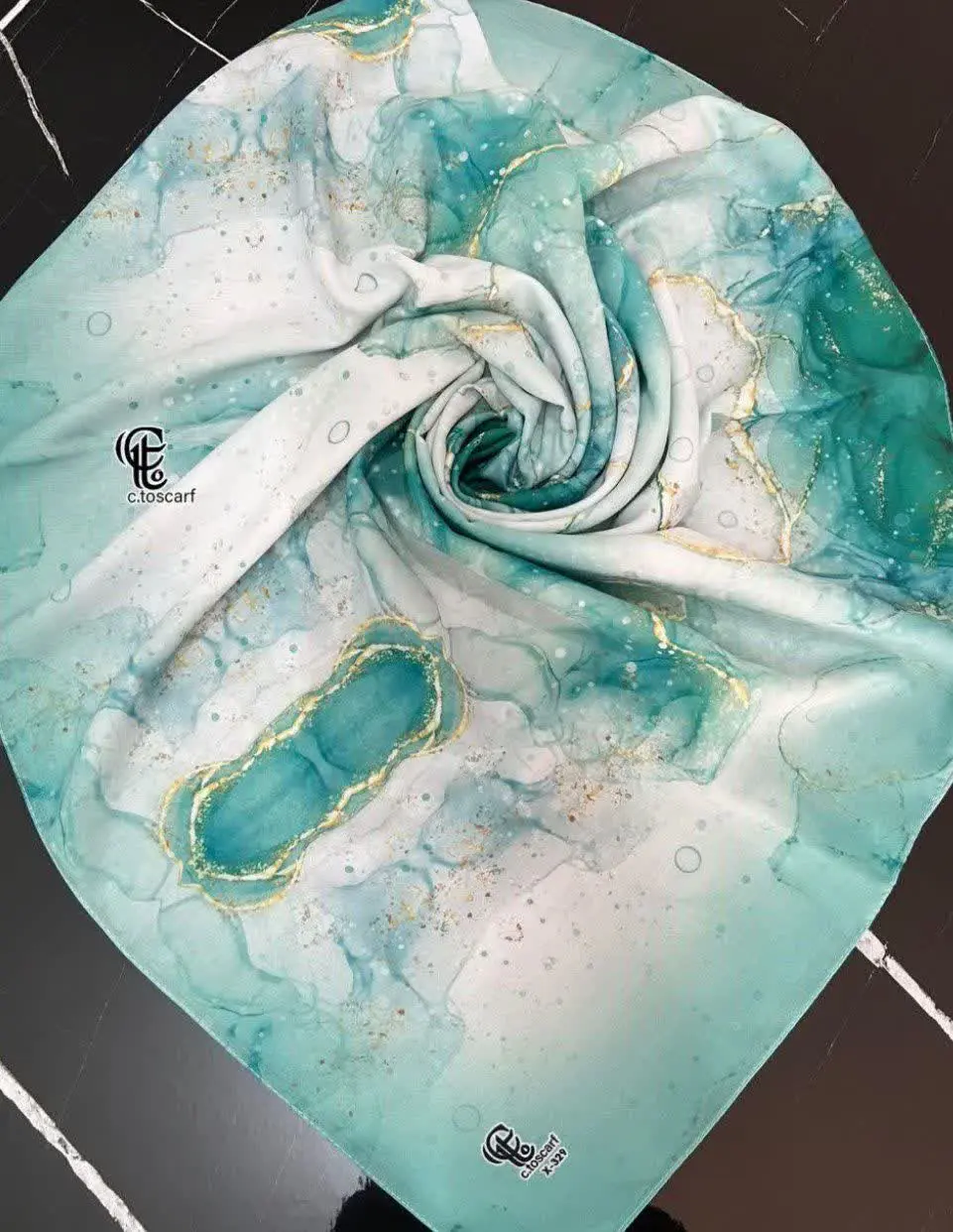 روسری طرح رزیتارنگ سبز
