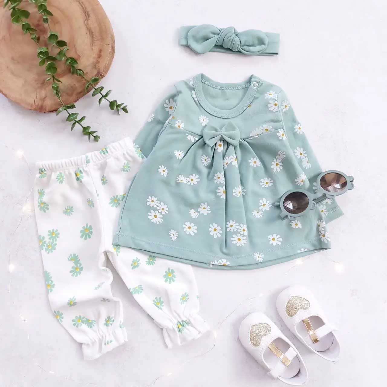 بلوز شلوار و هدبند شکوفه‌ی سبز
