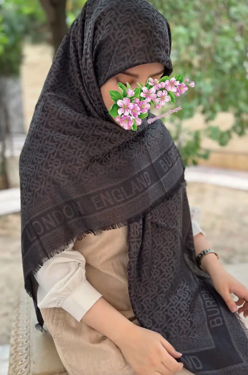 روسری نخ ابریشم لمه طرح باربری 
