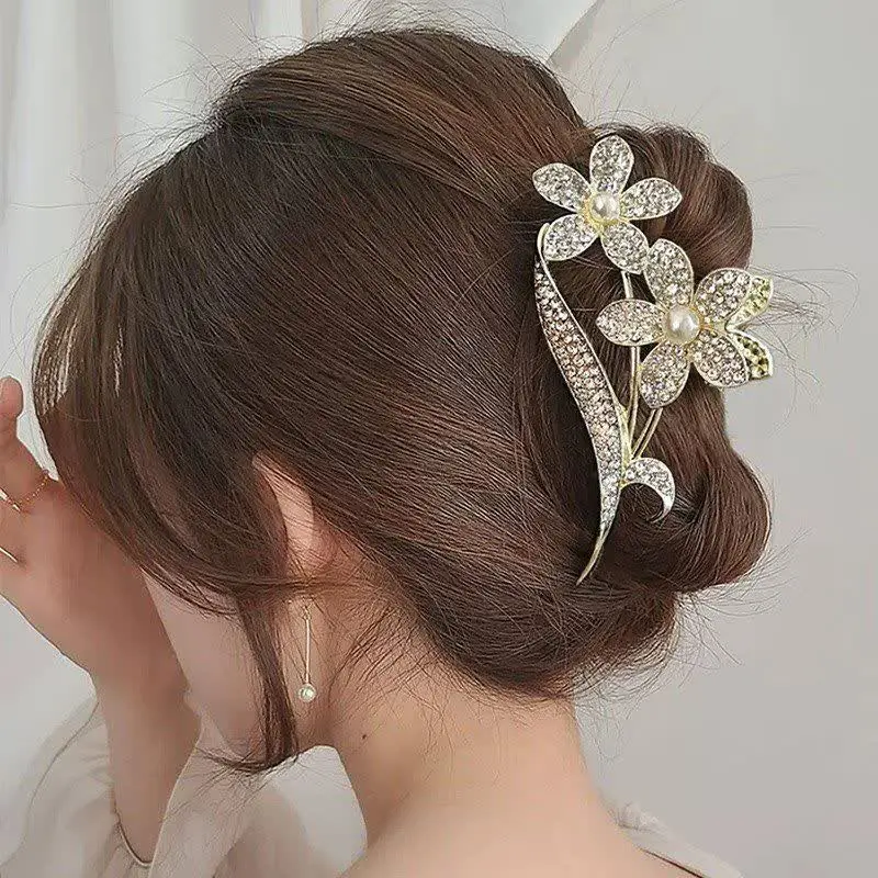 این مدل واااااااااقعا خودش از عکسای ژورنالیش خوشگلتره👌👌
