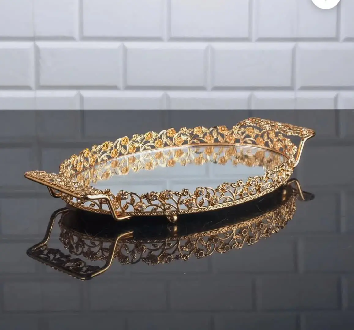 سینی آینه‌ای طلایی 
