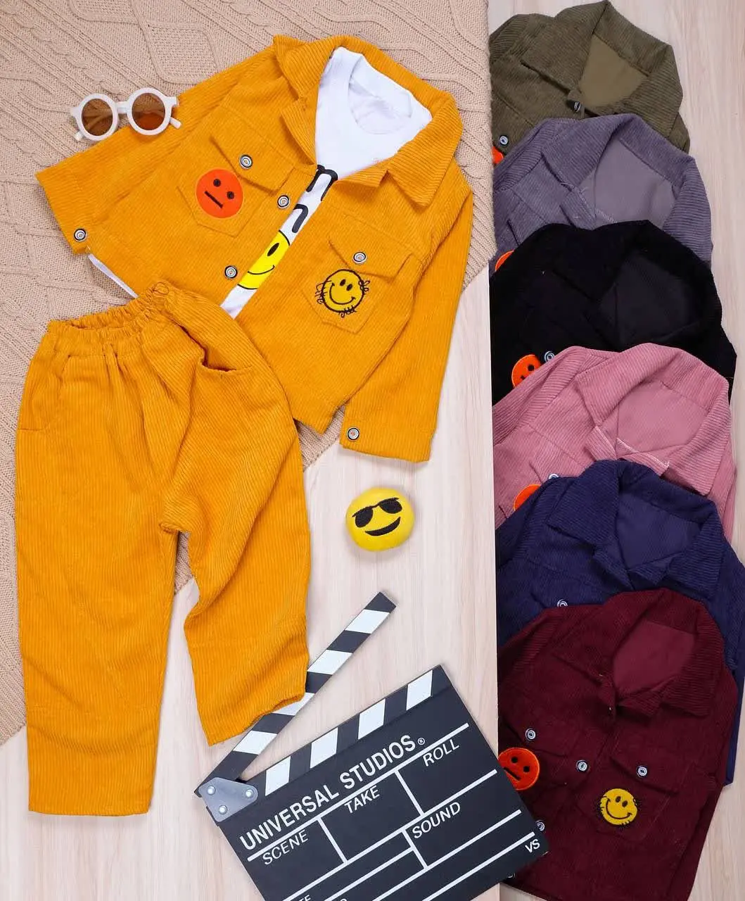 👫سه تیکه پسرانه مخمل کبریتی گلدوزی ۲ ایموجی 👫
