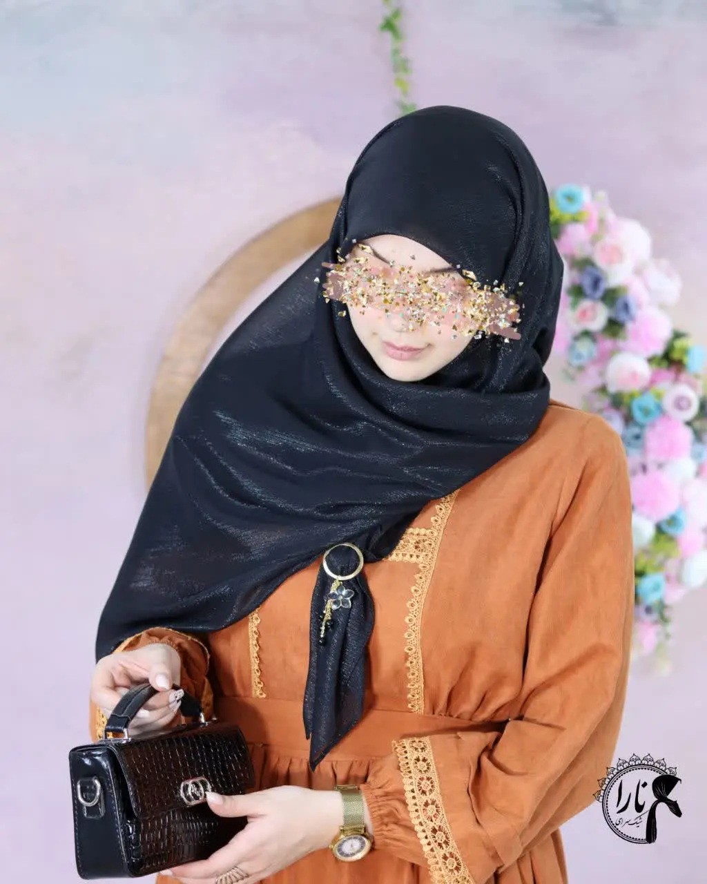 روسری مشکی ساده حریرکریشه شاین 
