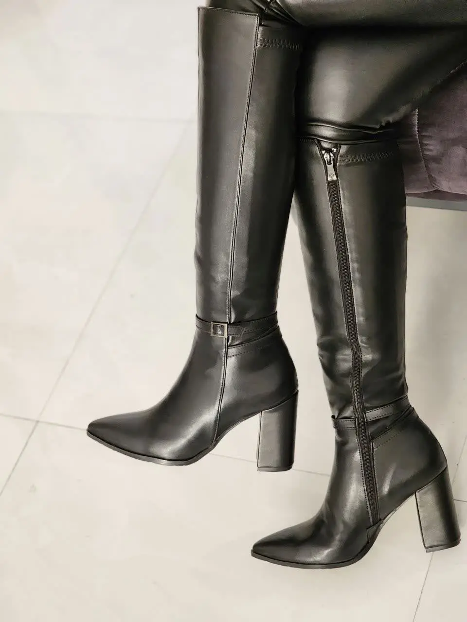 بوت فشن پشت چرم استرج مناسب انواع ساق‌ها
