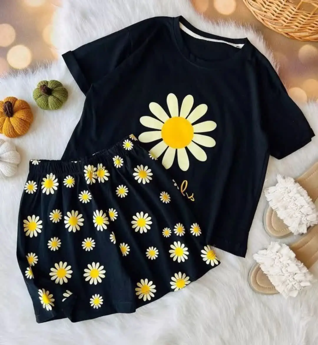 ست کراپ و شورتک اسپورت طرح بابونه 🌼
