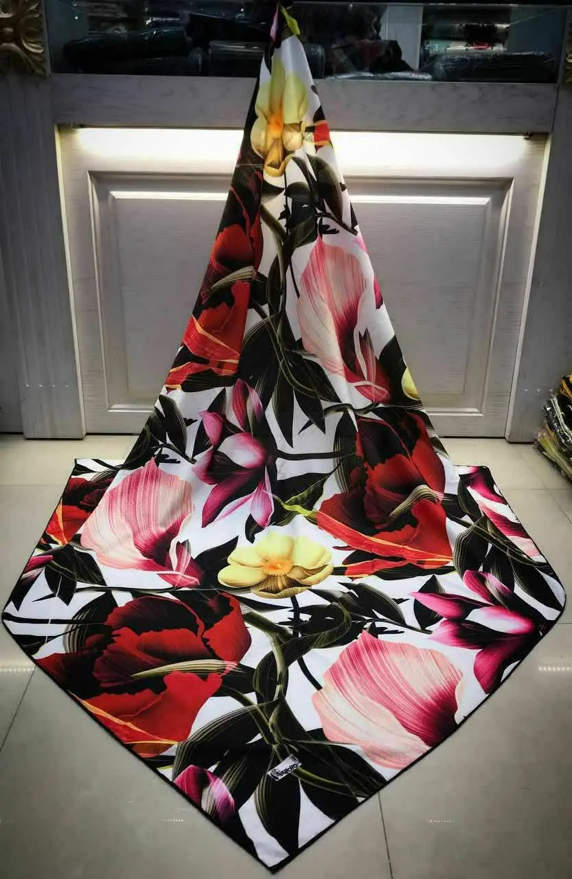 🌻 #عنوان: روسری دستدوز
