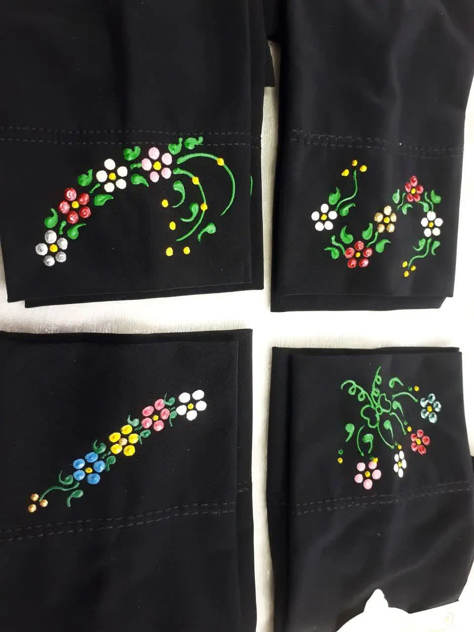 ساق دست زنانه مشکی، مدل نقاشی
